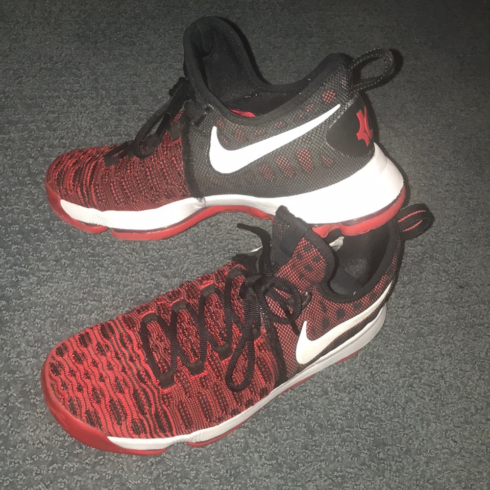 Kd 9 Red and Black